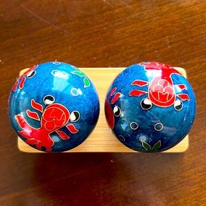 Top Chi Goldfish Baoding Balls with Bamboo Stand (Medium 1.6 Inch)